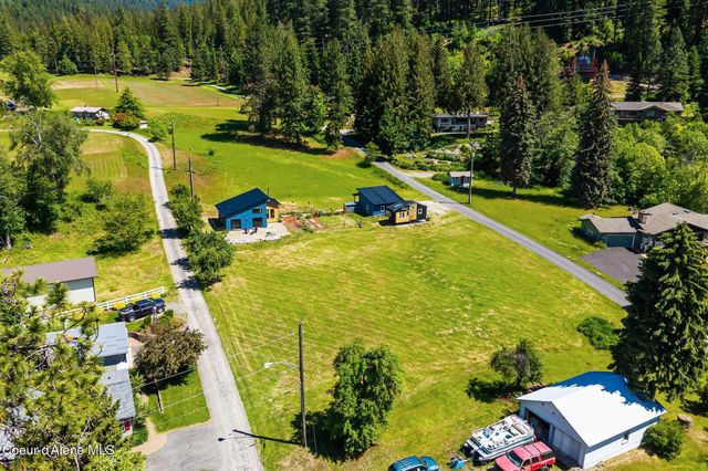 307 Cedar ST, Hope, ID 83836