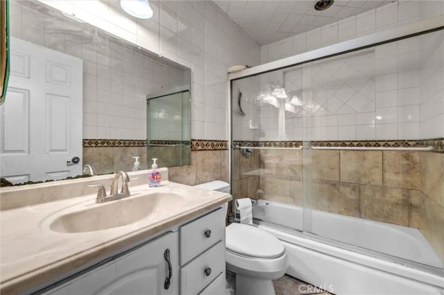 4409 Oakfield, Santa Ana, CA 92703