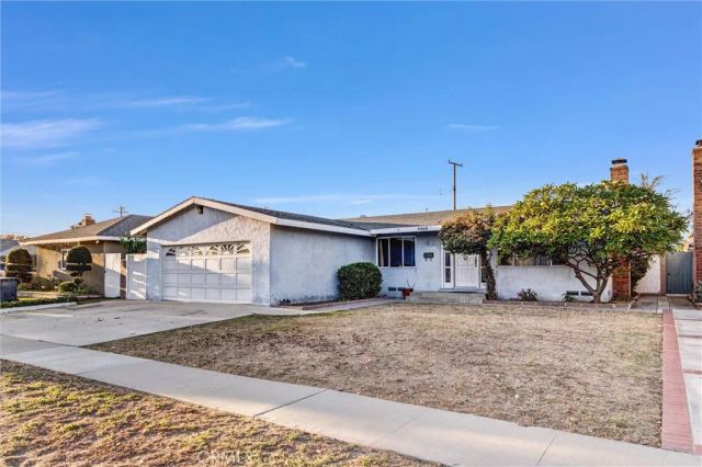 4409 Oakfield, Santa Ana, CA 92703