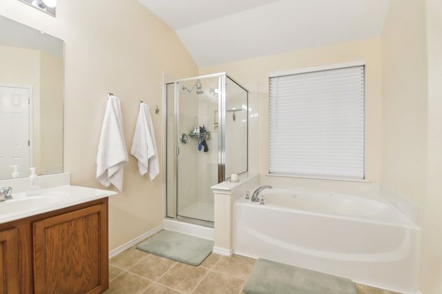 208 Wenrick Drive, Roanoke, TX 76262
