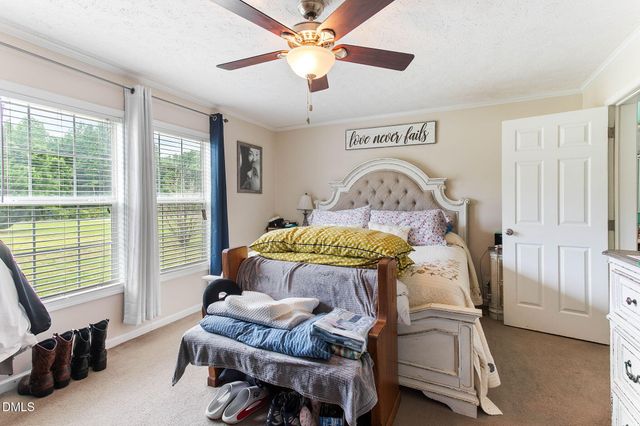 33 Chadburn Road, Lumberton, NC 28360