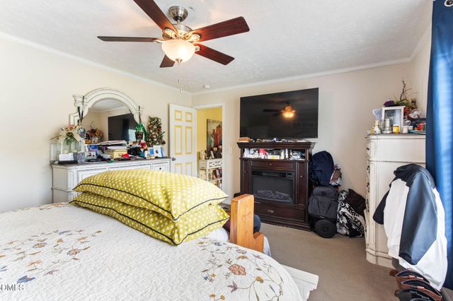 33 Chadburn Road, Lumberton, NC 28360