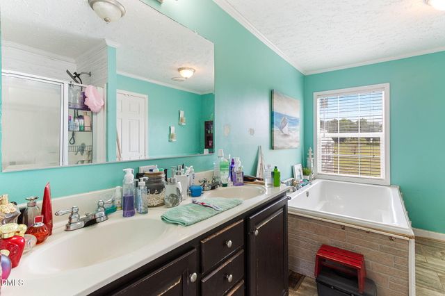 33 Chadburn Road, Lumberton, NC 28360