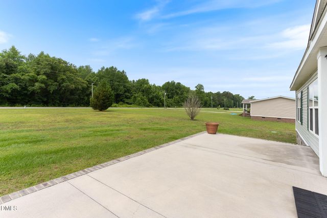 33 Chadburn Road, Lumberton, NC 28360