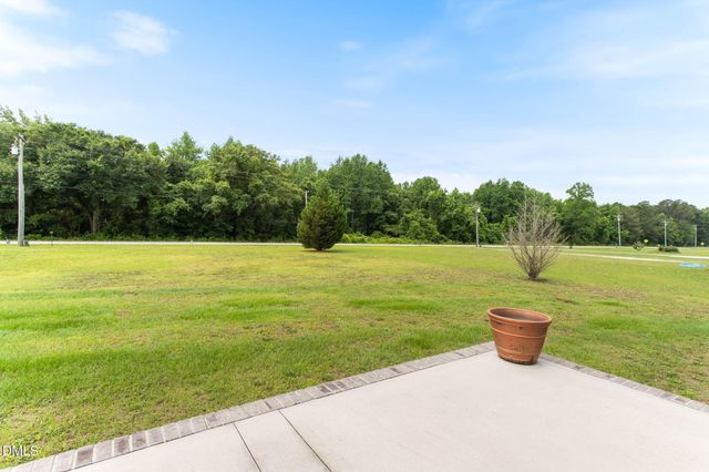 33 Chadburn Road, Lumberton, NC 28360