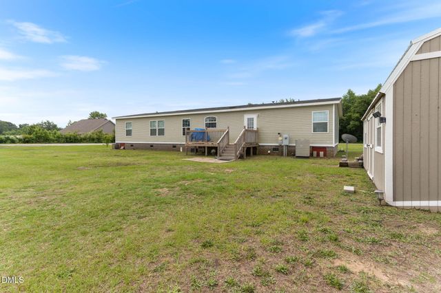 33 Chadburn Road, Lumberton, NC 28360