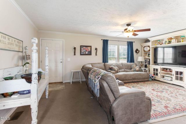 33 Chadburn Road, Lumberton, NC 28360