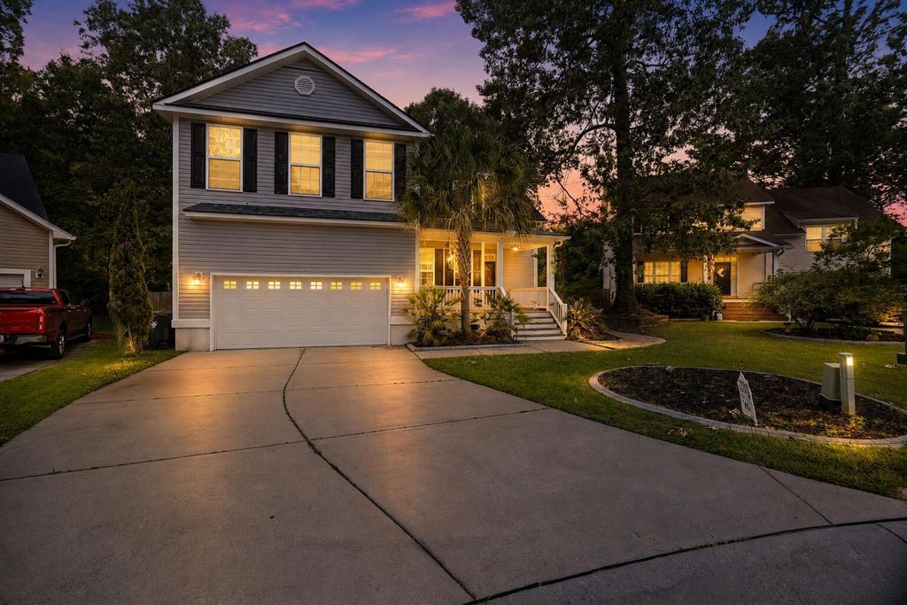 8320 Tyrian Path, North Charleston, SC 29418