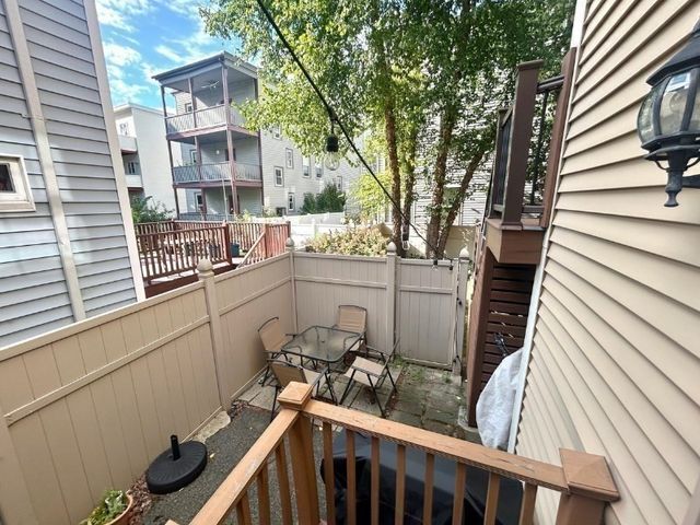 25 Adrian St. 1, Somerville, MA 02143