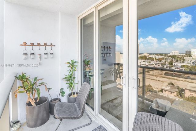 401 69th St 913, Miami Beach, FL 33141