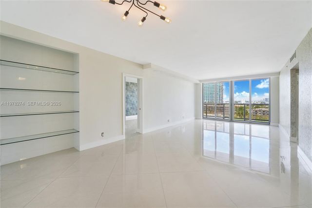 401 69th St 913, Miami Beach, FL 33141