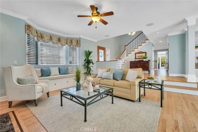 1729 Pacific Avenue, Manhattan Beach, CA 90266