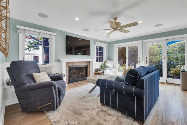 1729 Pacific Avenue, Manhattan Beach, CA 90266