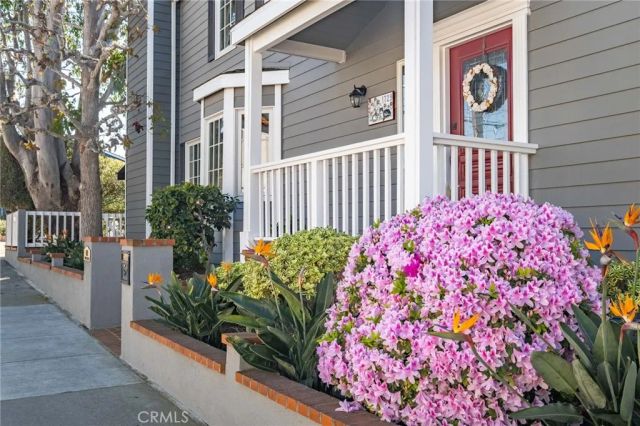 1729 Pacific Avenue, Manhattan Beach, CA 90266