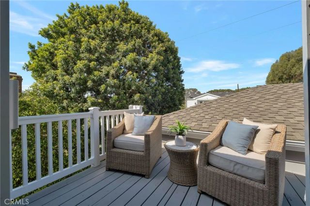 1729 Pacific Avenue, Manhattan Beach, CA 90266