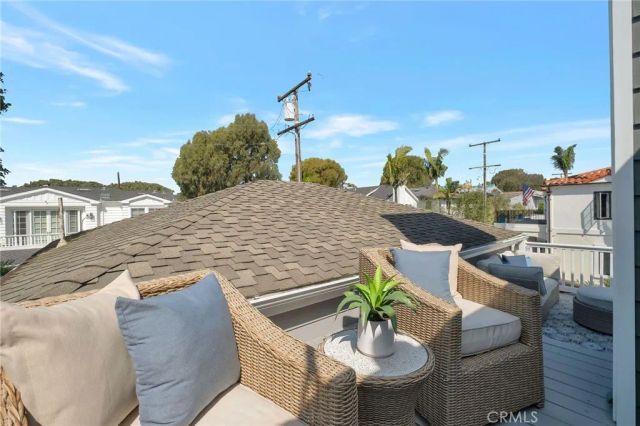 1729 Pacific Avenue, Manhattan Beach, CA 90266