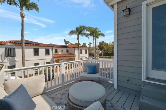 1729 Pacific Avenue, Manhattan Beach, CA 90266