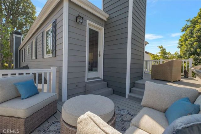 1729 Pacific Avenue, Manhattan Beach, CA 90266