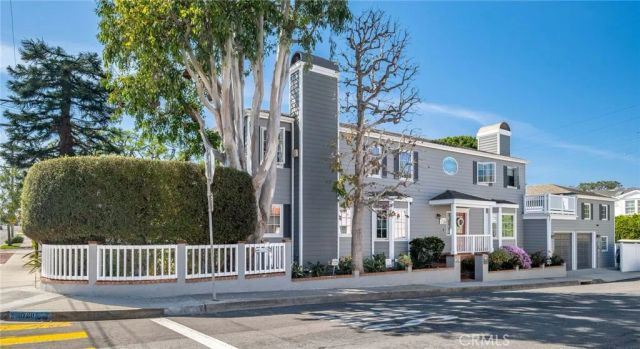 1729 Pacific Avenue, Manhattan Beach, CA 90266
