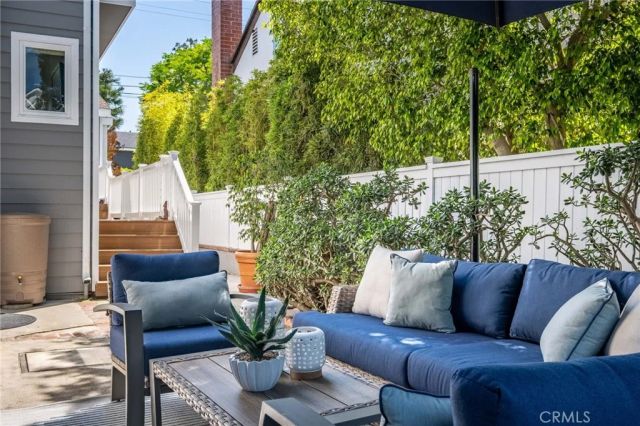 1729 Pacific Avenue, Manhattan Beach, CA 90266