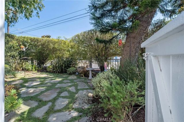 1729 Pacific Avenue, Manhattan Beach, CA 90266