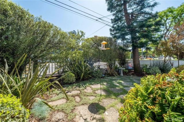 1729 Pacific Avenue, Manhattan Beach, CA 90266