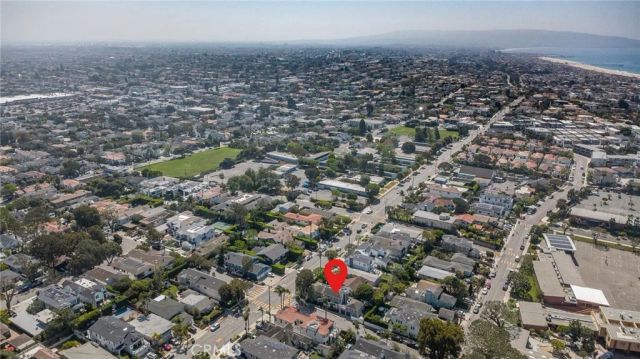 1729 Pacific Avenue, Manhattan Beach, CA 90266