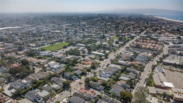 1729 Pacific Avenue, Manhattan Beach, CA 90266