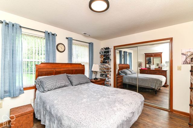 6381 Village Oak Court, Indianapolis, IN 46236