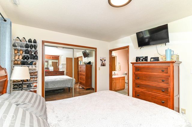 6381 Village Oak Court, Indianapolis, IN 46236