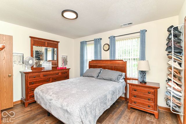 6381 Village Oak Court, Indianapolis, IN 46236