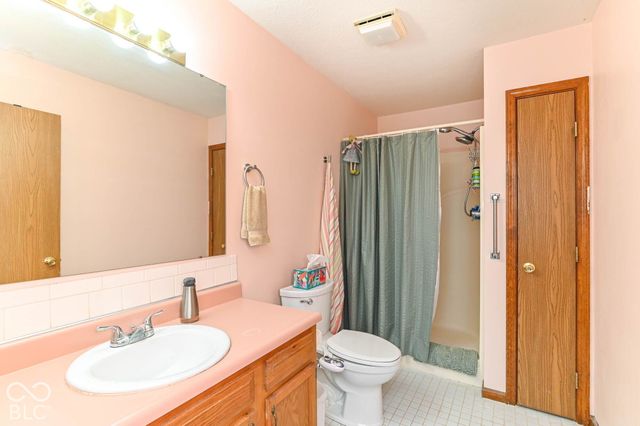 6381 Village Oak Court, Indianapolis, IN 46236