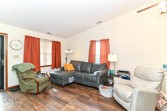 6381 Village Oak Court, Indianapolis, IN 46236