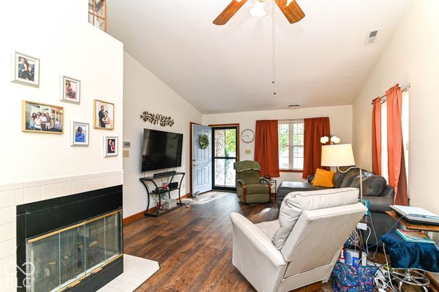6381 Village Oak Court, Indianapolis, IN 46236