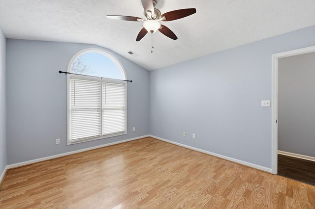 236 Woodbrook Place, Lexington, KY 40511