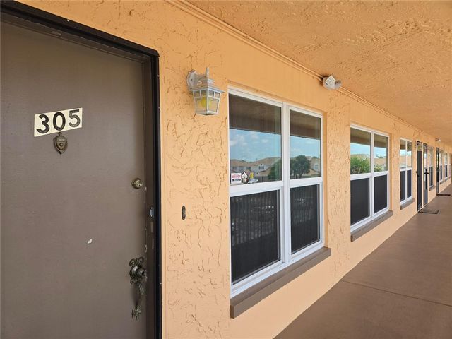 6400 46TH AVENUE N 305, Kenneth City, FL 33709