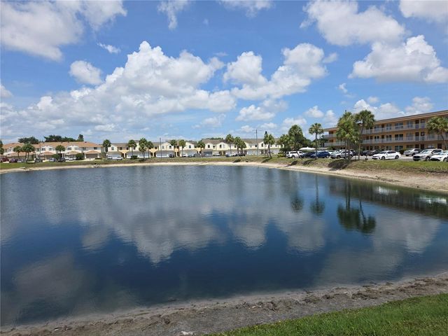 6400 46TH AVENUE N 305, Kenneth City, FL 33709