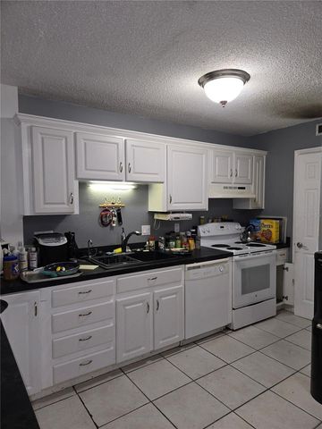 6400 46TH AVENUE N 305, Kenneth City, FL 33709