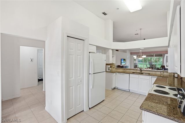 2385 Harmony LN 201, Naples, FL 34109