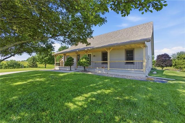 15220 Terra Pulchra Drive, Smithville, MO 64089
