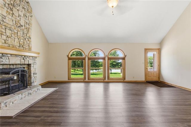 15220 Terra Pulchra Drive, Smithville, MO 64089