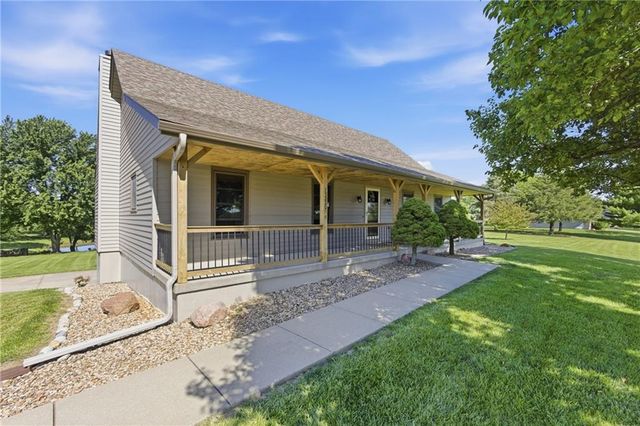 15220 Terra Pulchra Drive, Smithville, MO 64089