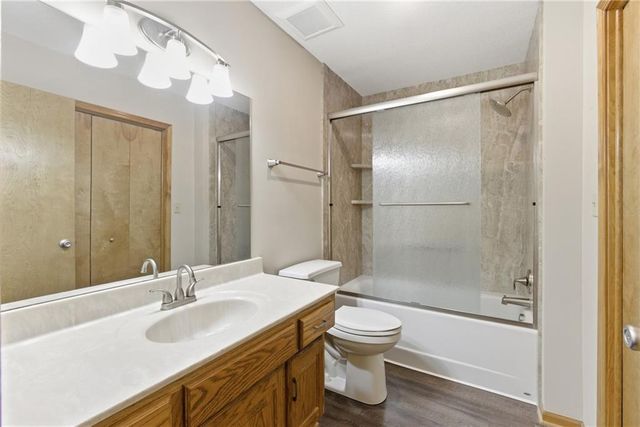 15220 Terra Pulchra Drive, Smithville, MO 64089