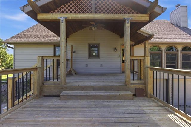 15220 Terra Pulchra Drive, Smithville, MO 64089