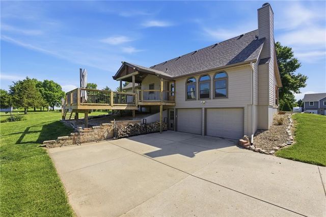 15220 Terra Pulchra Drive, Smithville, MO 64089