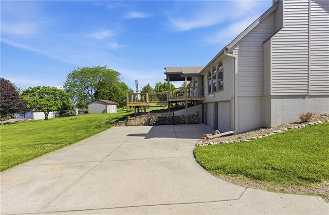 15220 Terra Pulchra Drive, Smithville, MO 64089