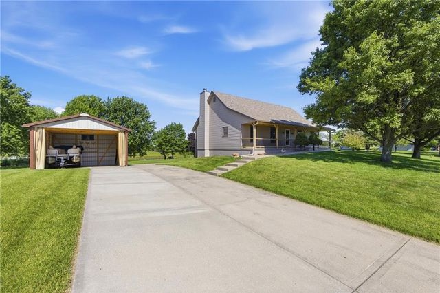 15220 Terra Pulchra Drive, Smithville, MO 64089