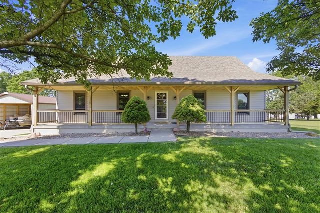 15220 Terra Pulchra Drive, Smithville, MO 64089