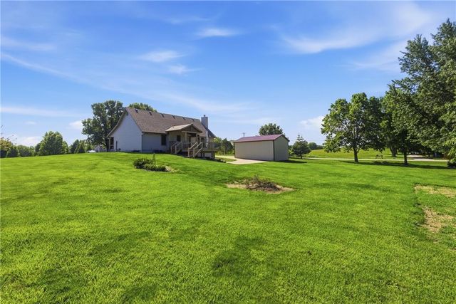 15220 Terra Pulchra Drive, Smithville, MO 64089