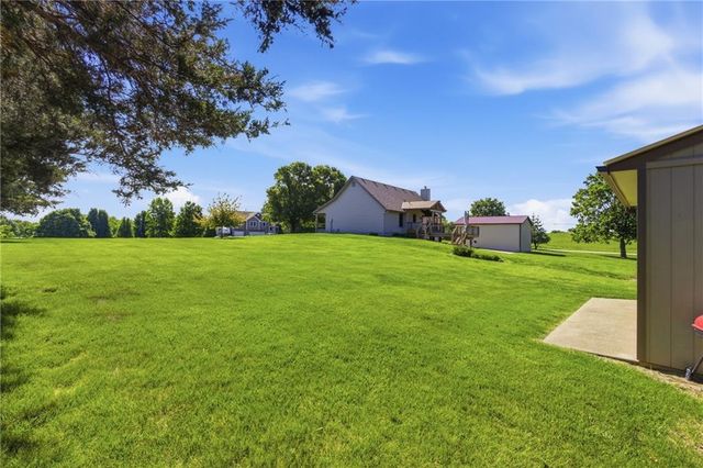 15220 Terra Pulchra Drive, Smithville, MO 64089